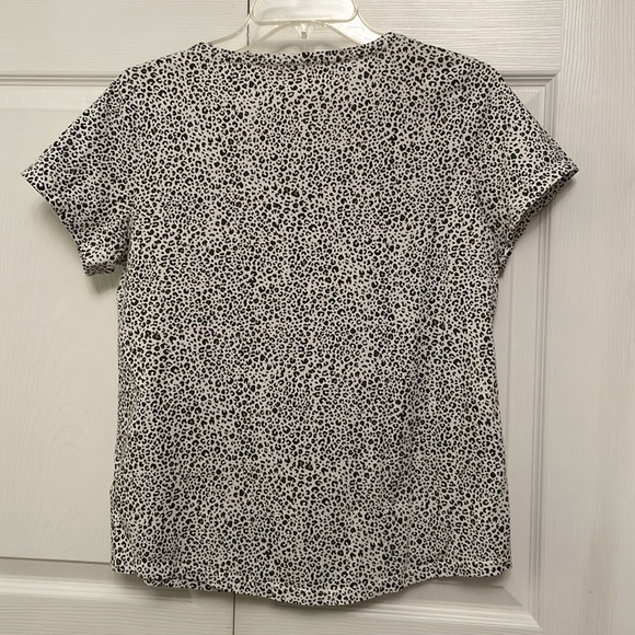 Amazon Essentials Small Animal Print Cotton Tee Shirt - Picture 3 of 9
